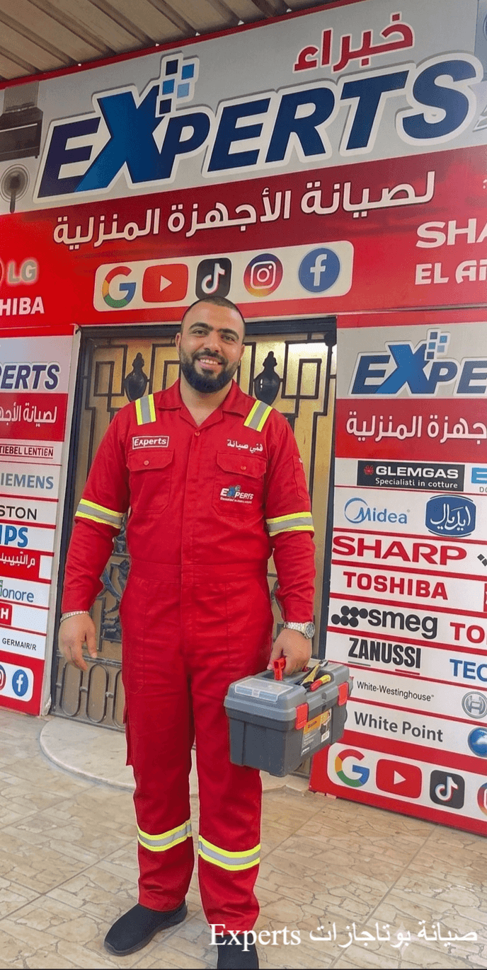 من داخل مركز خدمة إكسبرتس، يتم تنسيق طلبات الصيانة ومتابعة حركة الفنيين لضمان سرعة الوصول إلى العملاء وتنظيم مواعيد الزيارات بكفاءة.